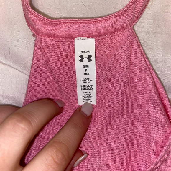 Pink under armour top - Picture 3 of 4